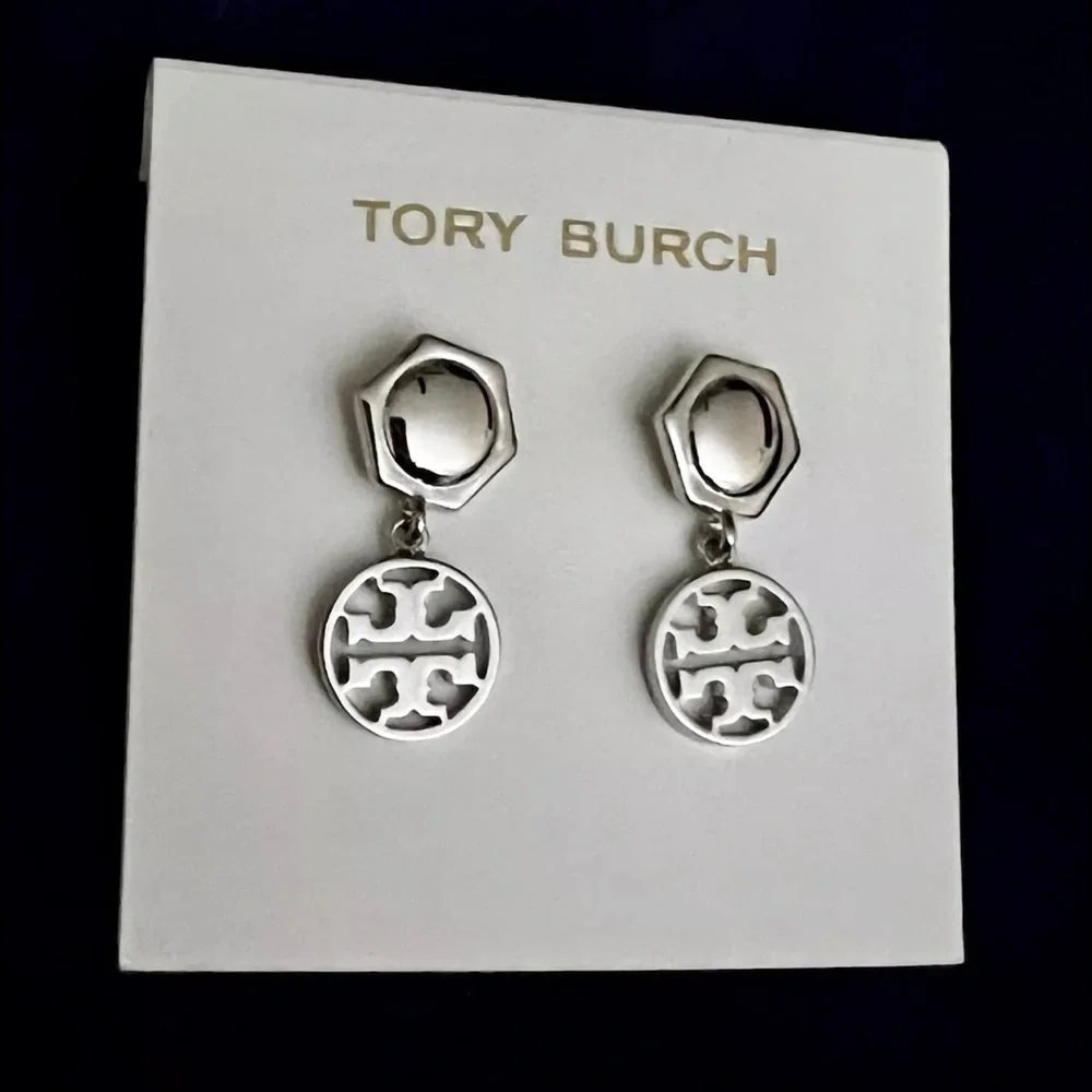 Designers Brands For Customers That Love To Wear Casual and Elegant Accessories;